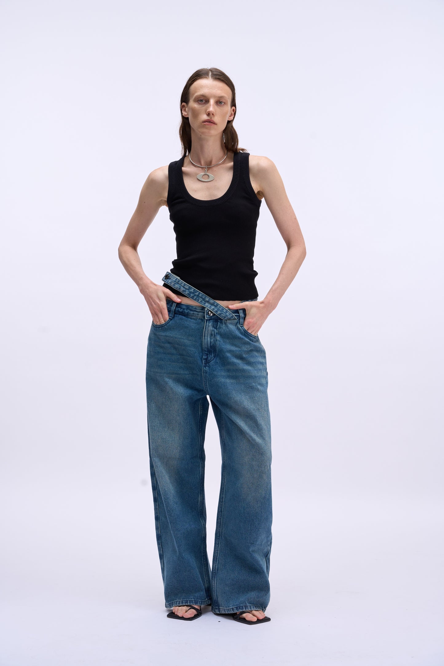 MAYALI Deconstructing waistband denim pants