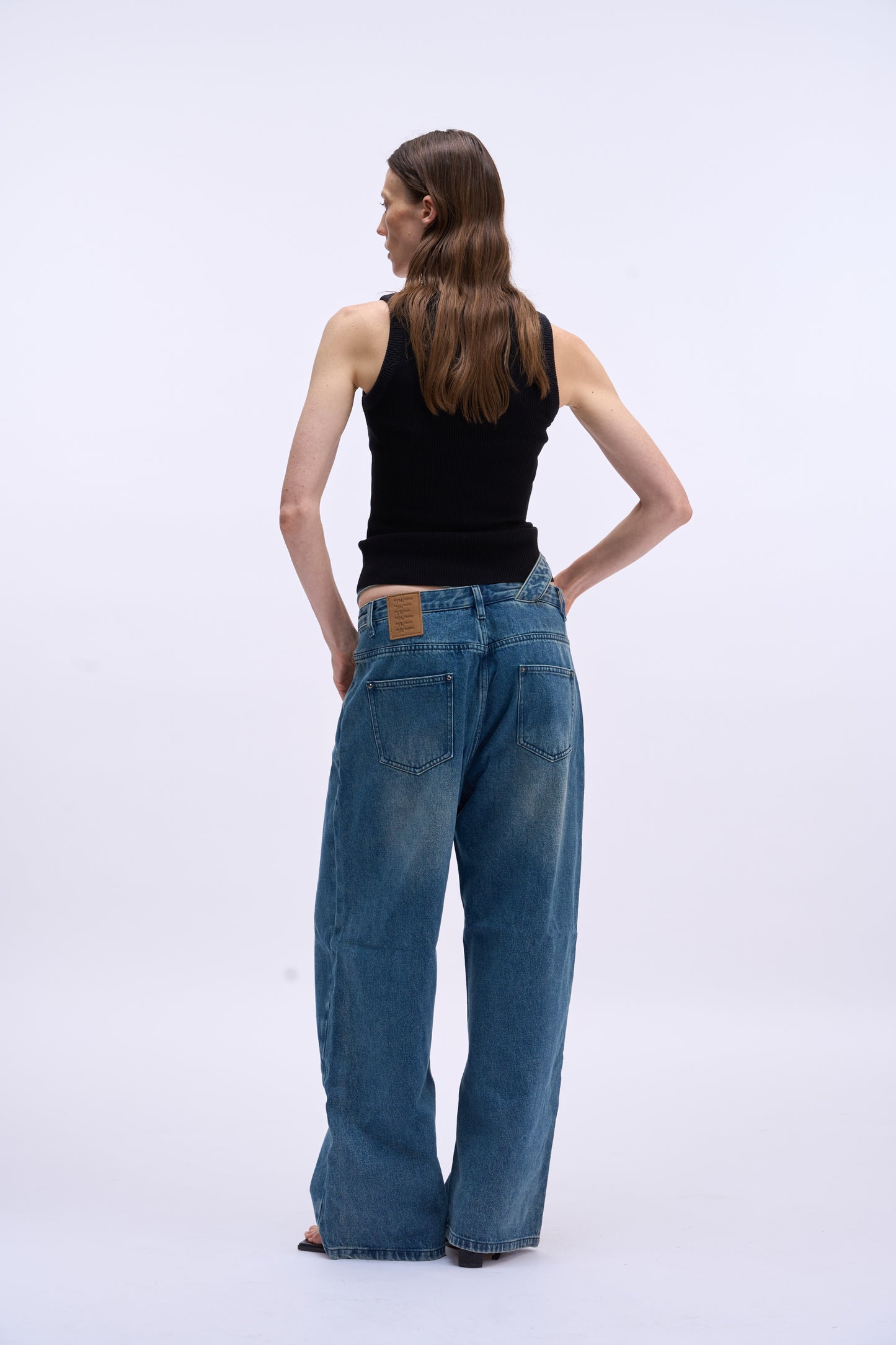 MAYALI Deconstructing waistband denim pants