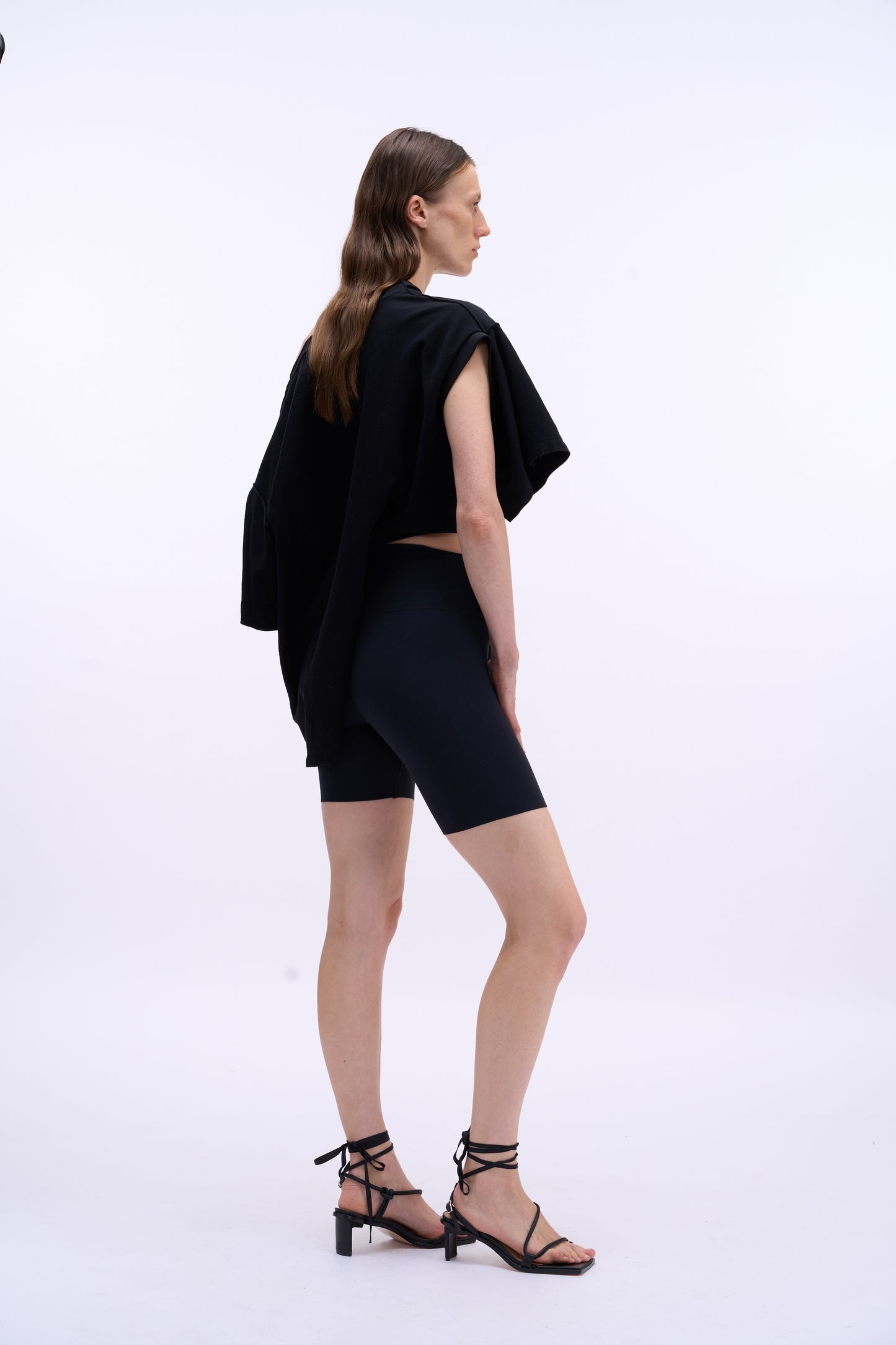 MAYALI Irregular deconstruction of short sleeved top