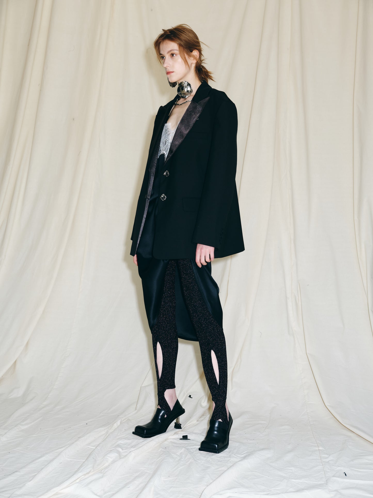 MAYALI Peak lapel broad shoulders suit