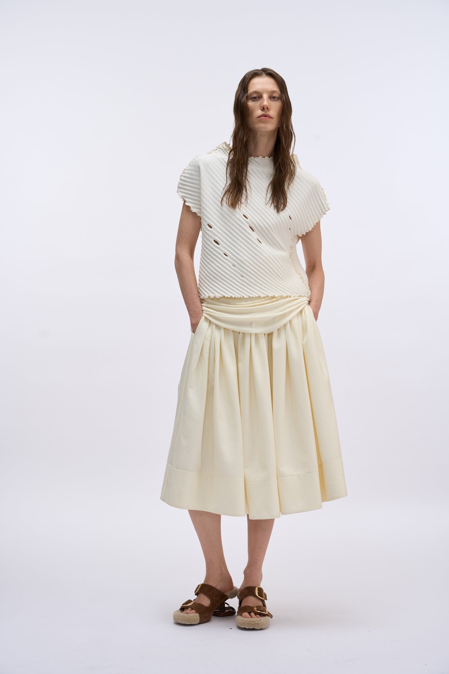 MAYALI Stand collar misaligned open top