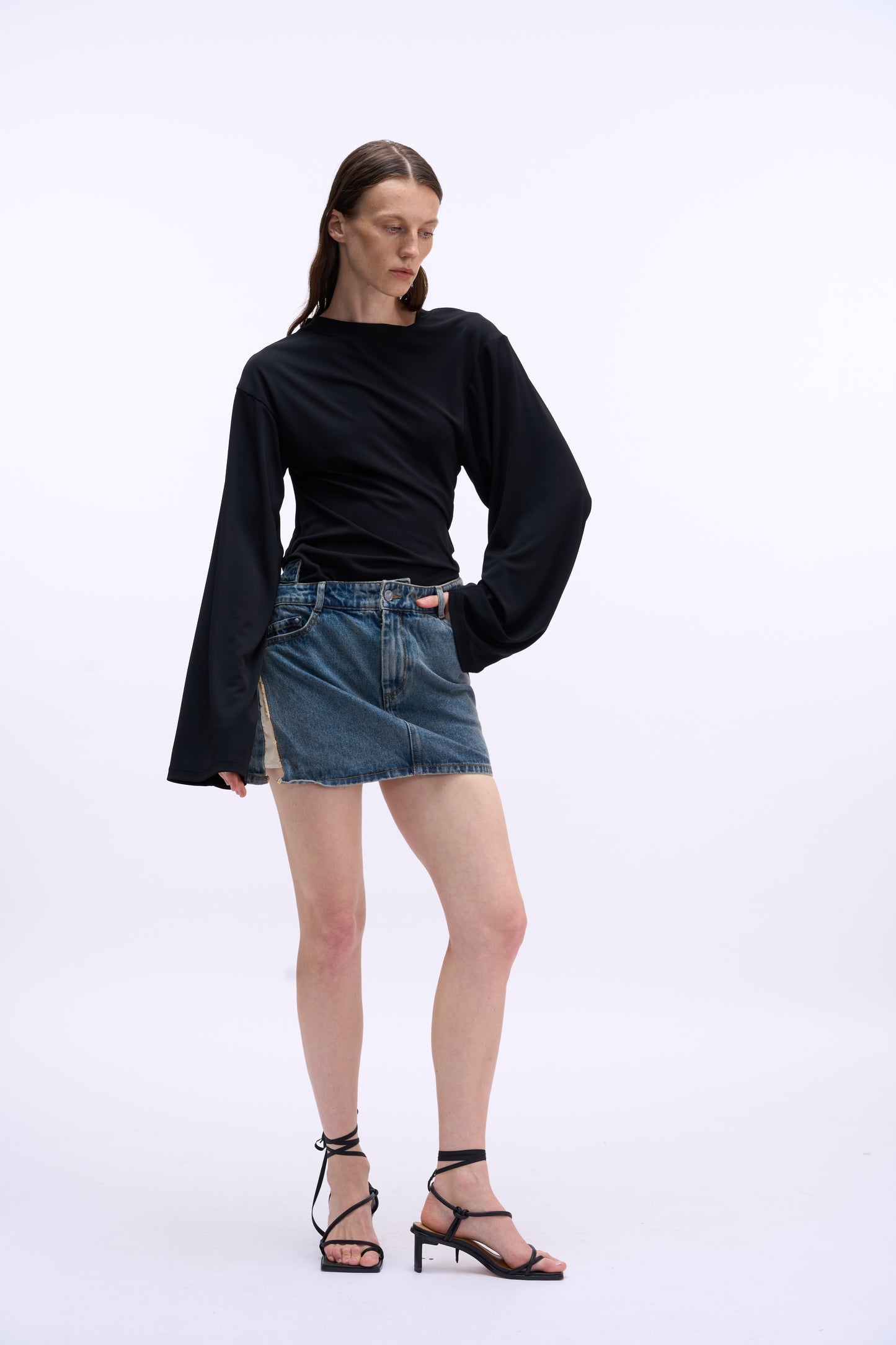 MAYALI Pinch pleated standing cut long sleeved top
