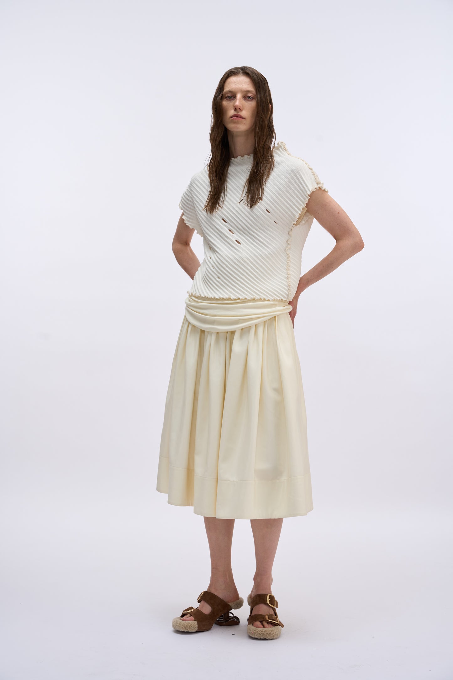 MAYALI Stand collar misaligned open top