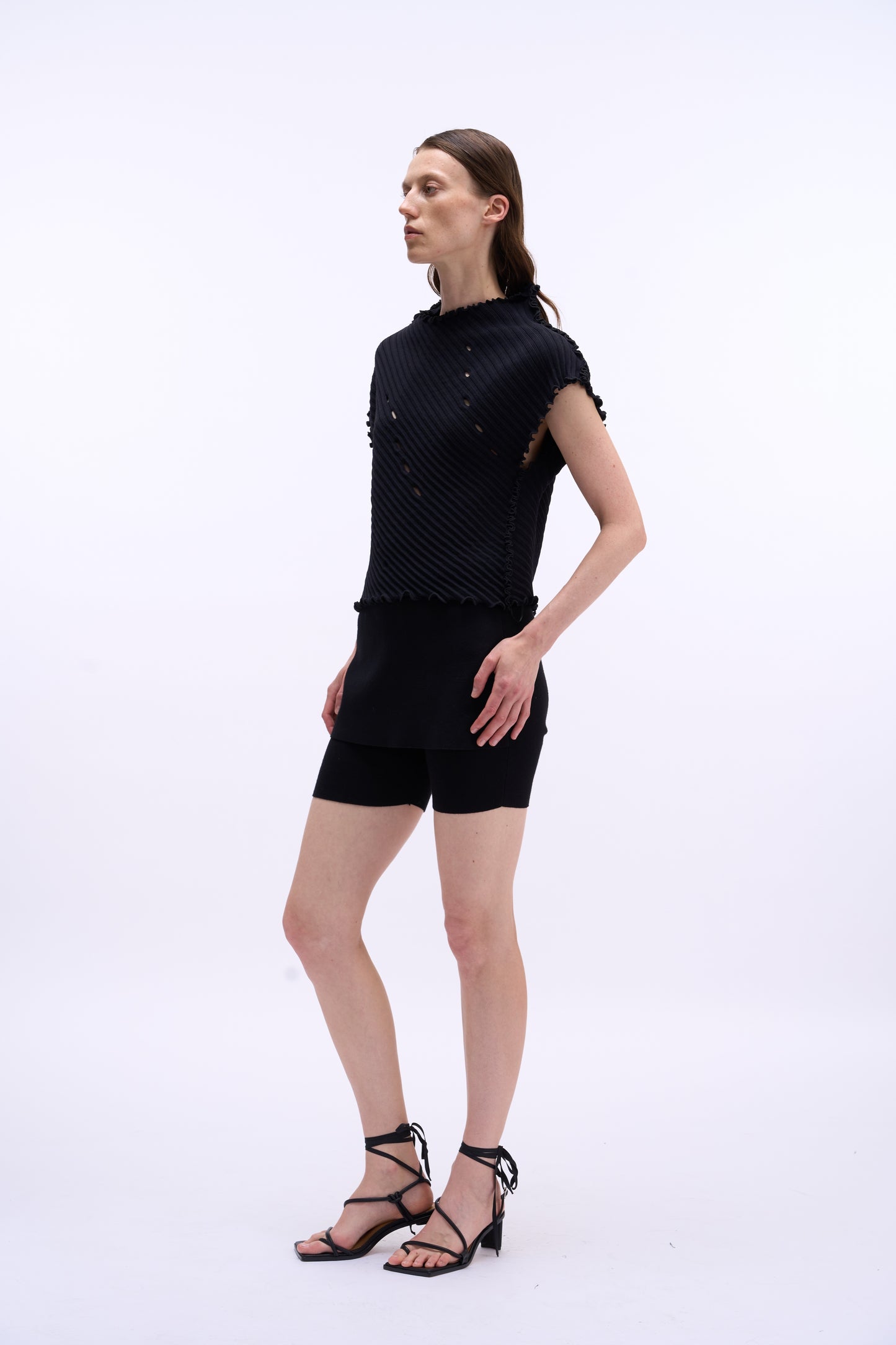 MAYALI Stand collar misaligned open top